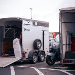 Bestaat er een aanhanger met ruimte voor een duofiets en gewone fietsen?